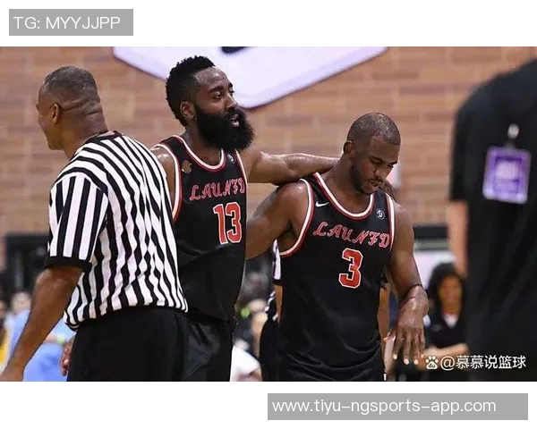 詹姆斯对保罗与快船纠葛发表看法称与自己无关不便评论